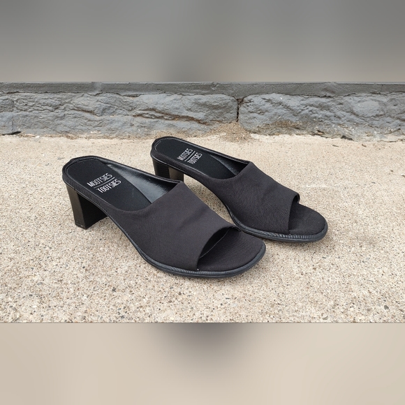 Mootsies Tootsies Freddi Black Banded Chunk Heel, Size 8, Black - Picture 12 of 15